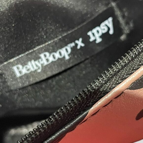 Betty Boop x ipsy Cosmetic Zippered Sequins Pouch Bag EUC - Picture 7 of 7